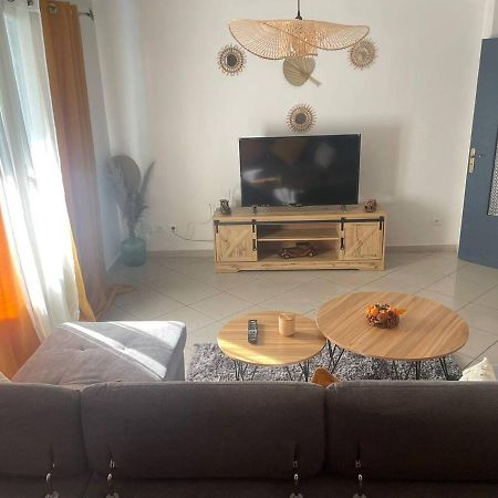 נים Appartement Proche Gare Tgv מראה חיצוני תמונה